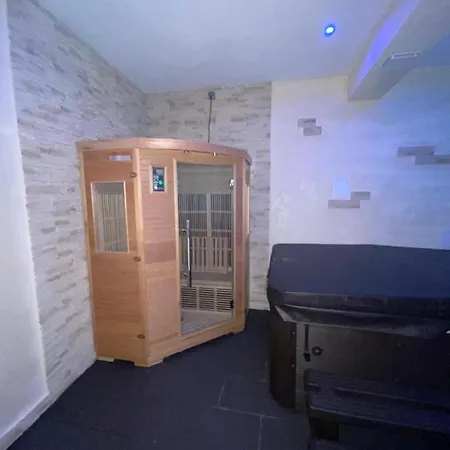 Logis Galland Hotel